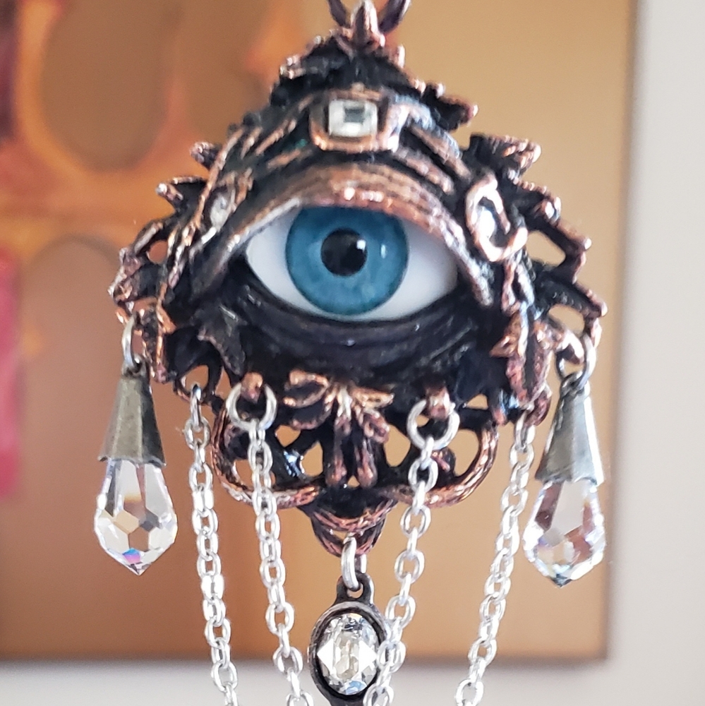 From The Pyramid Collection   THE EYE OF ENT NECKLACE